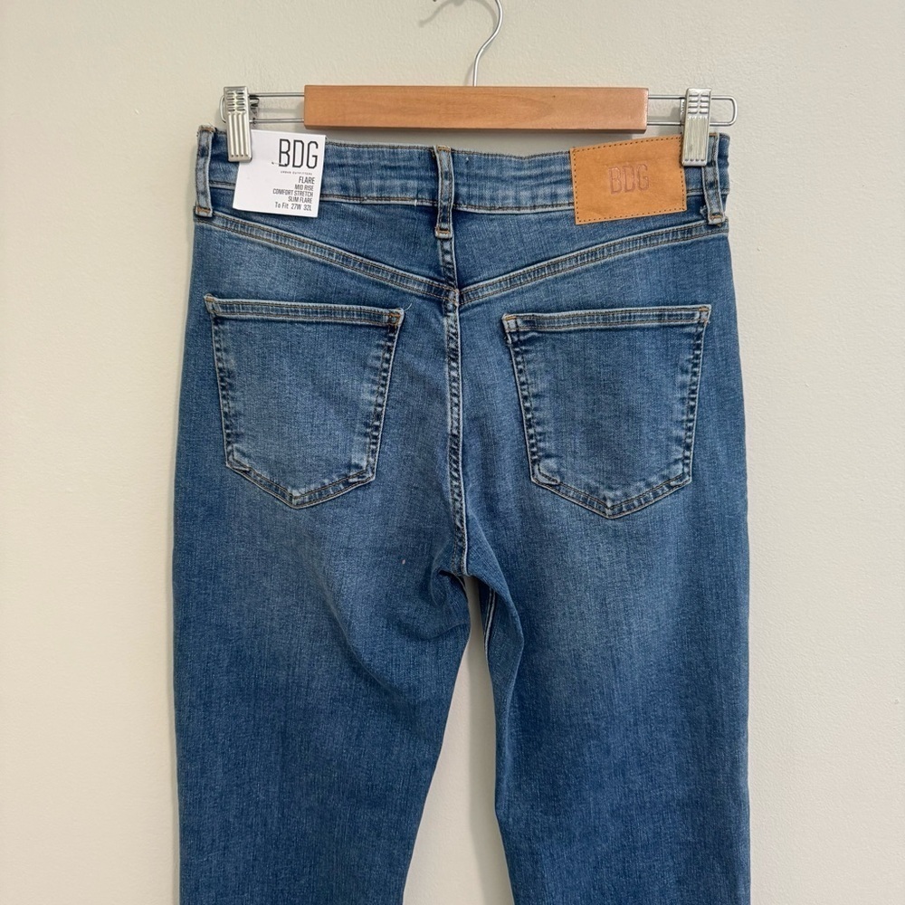 BDG NWT Mid Rise Slim Flare Jeans - Picture 3 of 8